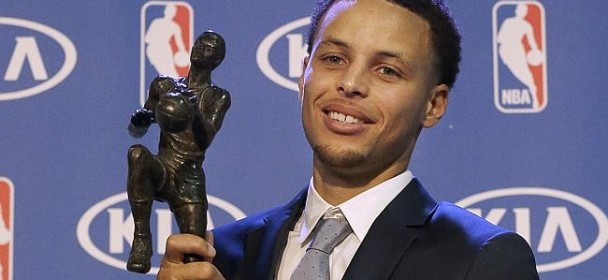 Nejužitečnějším hráčem letošního ročníku NBA je Stephen Curry