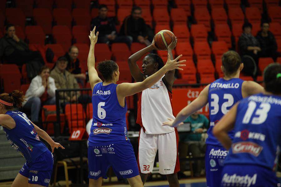 Adamsova_Rolleova_Nymburk_Trutnov_zdroj_zeny_basket-nymburk_cz