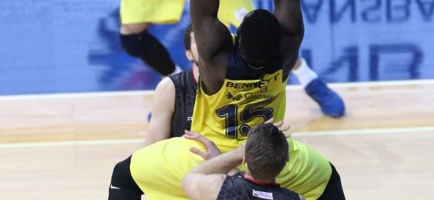 Anthony Bennett v Turecku zazářil, Sonny Weems v Izraeli sbalil kufry