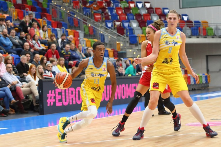 Danielle_Robinsonova_USK_Praha_zdroj_Ludek_Sipla_uskbasket_cz