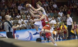 Češi roznesli Portugalsko a míří na Eurobasket 2013