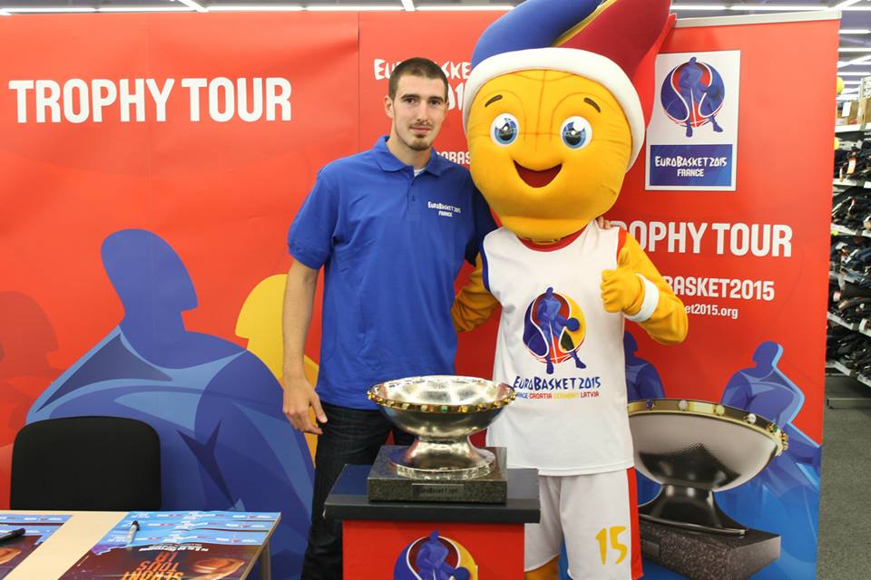 De Colo s maskotem ME 2015