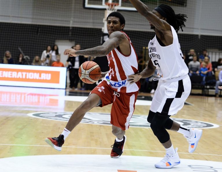 Donovan JACKSON vs. Perry