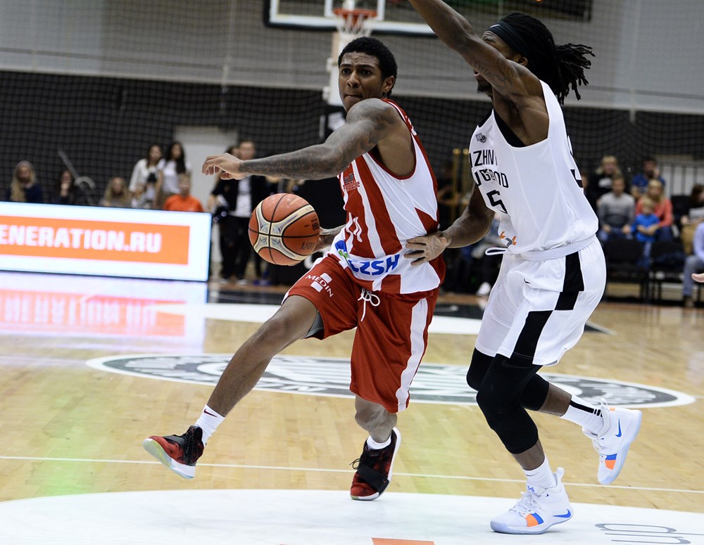 Donovan JACKSON vs. Perry