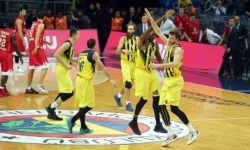 V dresu Fenerbahce zazářili v plné kráse Jan Veselý a Ekpe Udoh