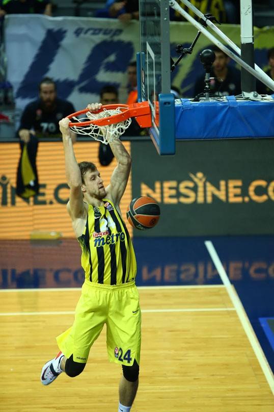 Jan Veselý dunk
