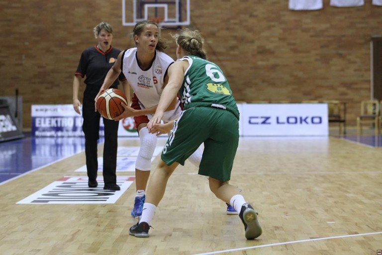Jessica_Kuster_Nymburk_vs_Valosun_Brno_zdroj_zeny_basket-nymburk_cz