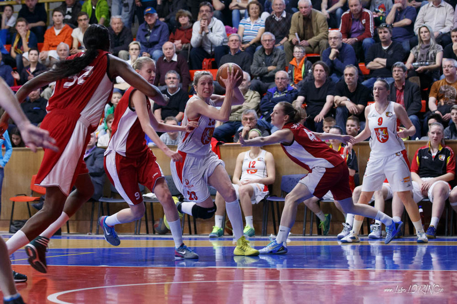 Katka_Krizova_Hradec_vs_Nymburk_zdroj_Lubos_Lorinc_hradeckelvice_cz