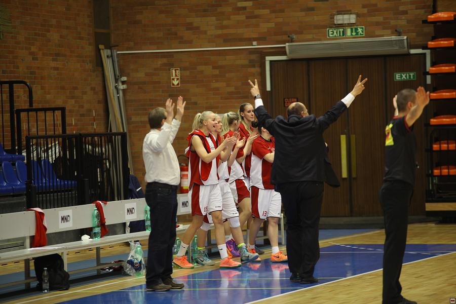 Nymburk_zeny_radost_zdroj_cez_basketbal_nymburk