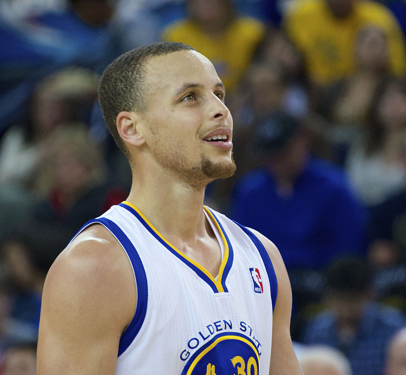 Stephen_Curry__zdroj_Noah_Salzman_wikimedia_commons