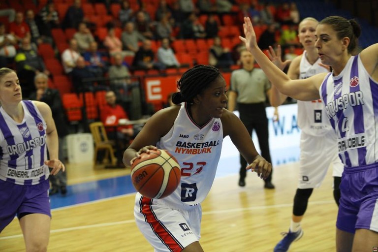 Theiarra_Taylor_DSK_Nymburk_zdroj_CEZ_Basketball_Nymburk_zeny_basket-nymburk_cz