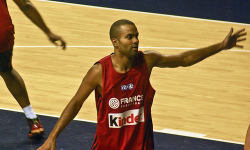 Šéf klubu na palubovce, to je nyní Tony Parker