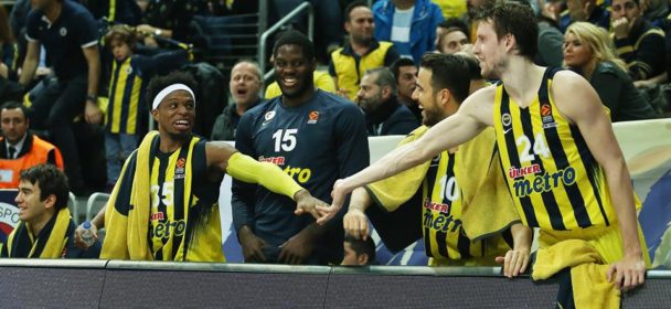 V repríze loňského finále se v Eurolize radovali hráči Fenerbahce